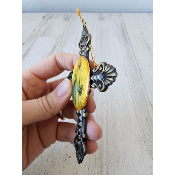 Vintage Jesus cross ornament gold brass religious Xmas tree - Picture 2 of 7